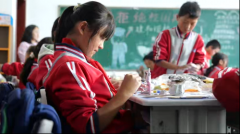 如毕加索所言：“每个孩子都是生成的艺术家