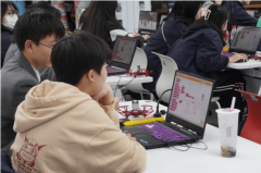 <b>指导进行无人机编程的撰写</b>